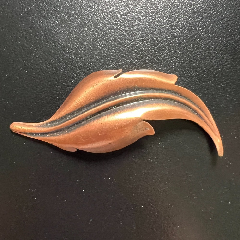 Vintage Copper Womens Leaf Brooch Pin Brown Modernist Curved Art Deco Style